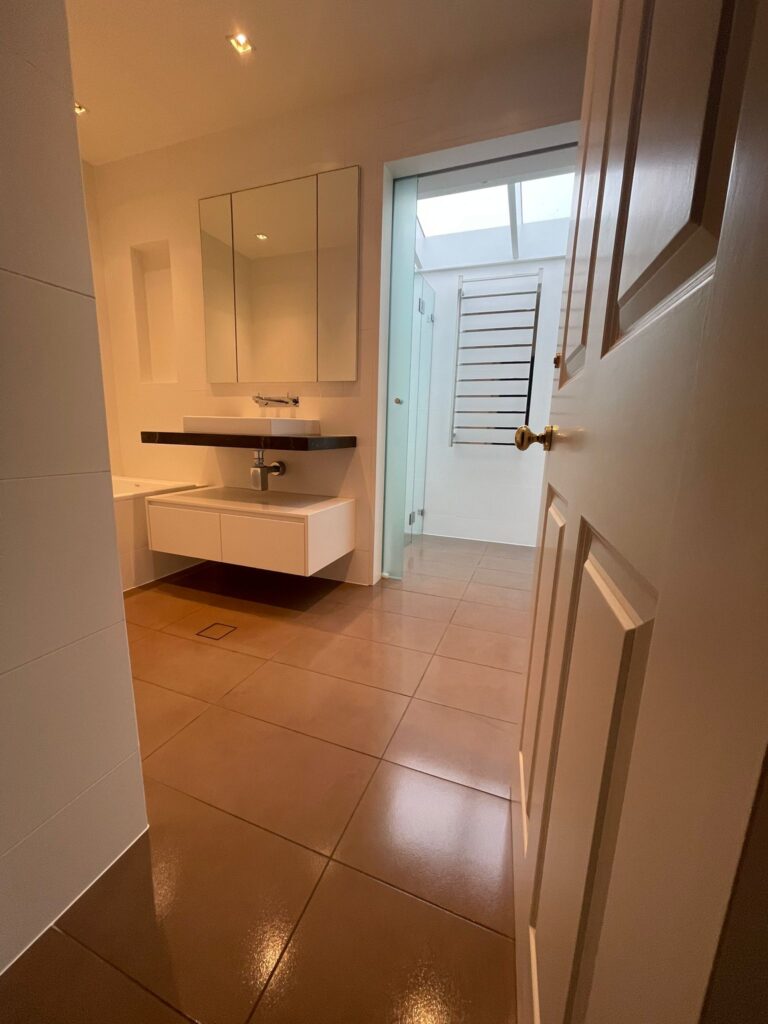 grout and tiles cleaner